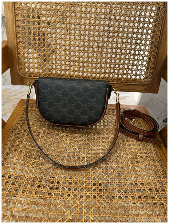 0003e089573b3bdd86a0374c3a2d68fb_1763090247_083.jpg 0003e089573b3bdd86a0374c3a2d68fb_1763090247_083.jpg