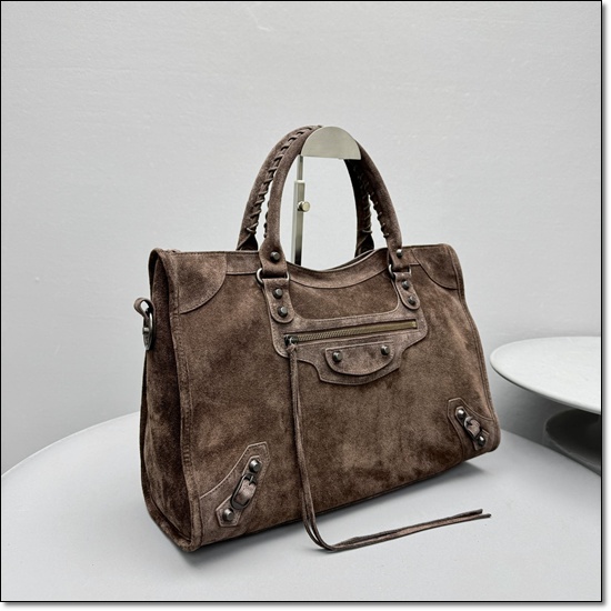 0a21a467ebc1f0edbc12169715ec9421_1763012175_8817.jpg 0a21a467ebc1f0edbc12169715ec9421_1763012175_8817.jpg