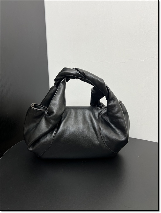 880841f0920ea5d3d4710d91f37a6012_1763422892_2241.jpg 880841f0920ea5d3d4710d91f37a6012_1763422892_2241.jpg