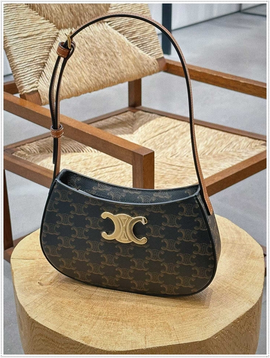 9157297354af1b981cb6270ff8dbbec1_1762414719_5236.jpg 9157297354af1b981cb6270ff8dbbec1_1762414719_5236.jpg