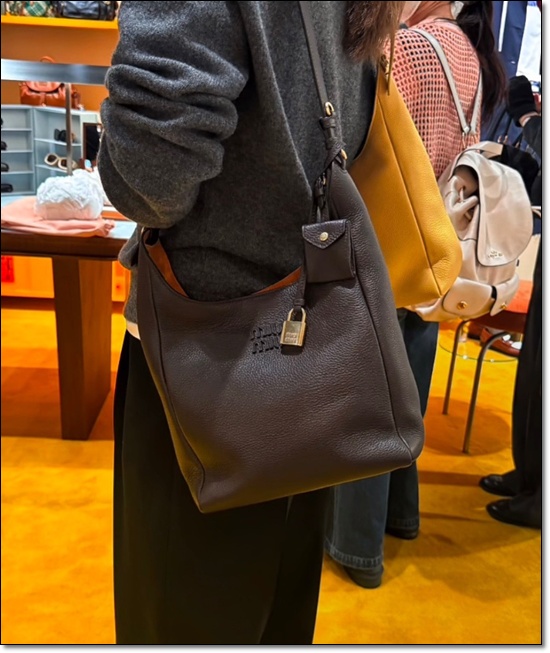 a07e2a92a3546489ebc8447a6729ebd2_1762329014_2222.jpg a07e2a92a3546489ebc8447a6729ebd2_1762329014_2222.jpg