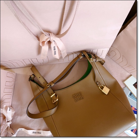 a07e2a92a3546489ebc8447a6729ebd2_1762329054_043.jpg a07e2a92a3546489ebc8447a6729ebd2_1762329054_043.jpg