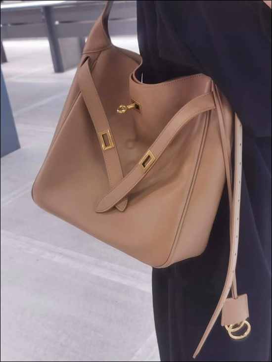 a894876dadc30feed5a0fe61c53403d2_1763360257_141.jpg a894876dadc30feed5a0fe61c53403d2_1763360257_141.jpg