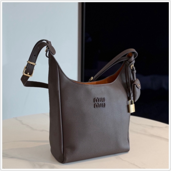 8e3aa2cef577caacfea88a4e0b24a97b_1765164157_0139.jpg 8e3aa2cef577caacfea88a4e0b24a97b_1765164157_0139.jpg