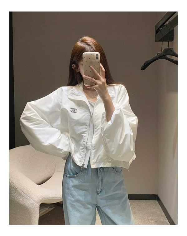 누구나 찰떡같이 소화할 수 있는 샤넬 자켓 정보가 궁금하다면 여기로~!