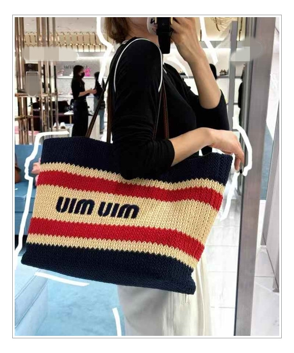 이 계절에 가장 많이 찾는,미우미우 크로셰 제대로 즐기는 방법