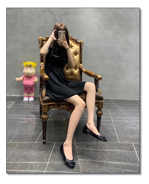 습해도 보송하게~ 페라가모 젤리슈즈와 함께하면 패션은 젖지 않아^^