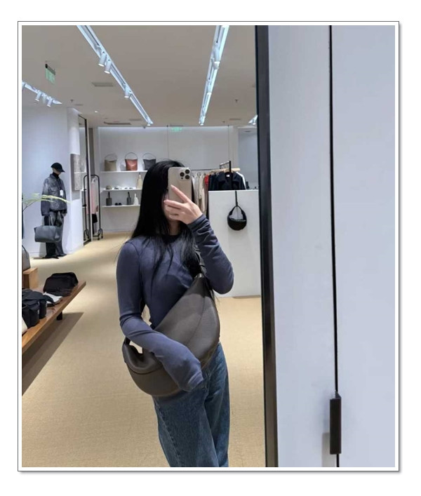 미니멀리스트들의 최애템, 더로우 숄더백 Juve bag 다재다능한 매력의 소유자~