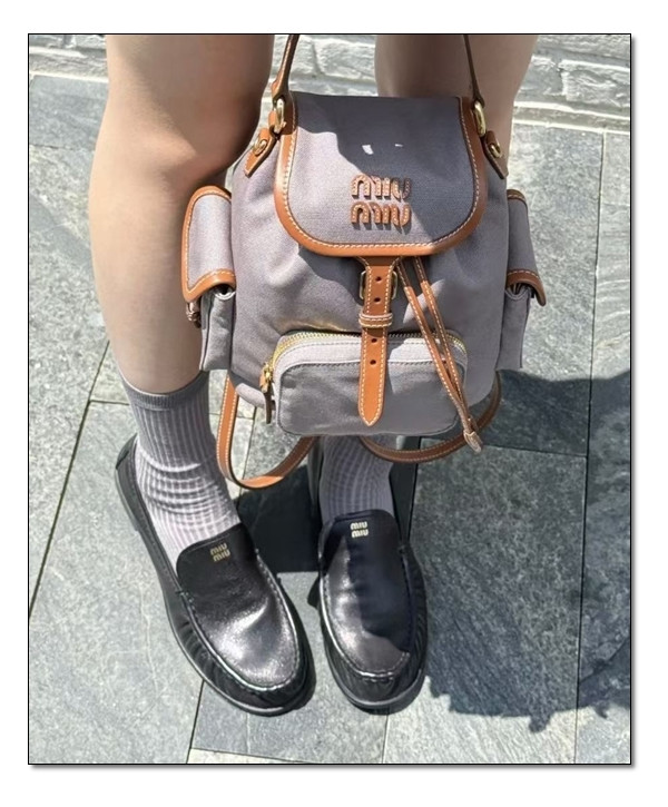 클래식함의 모든 것! 미우미우 로퍼 :) 단정함과 모던함을 넘어선 shose