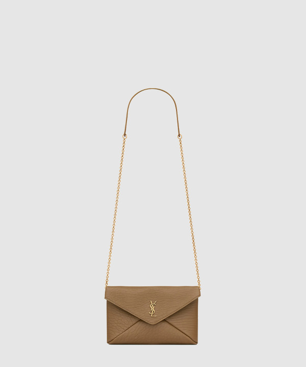 [SAINT LAURENT-생로랑] 램스킨 소재의 CASSANDRE 체인 클러치 819271