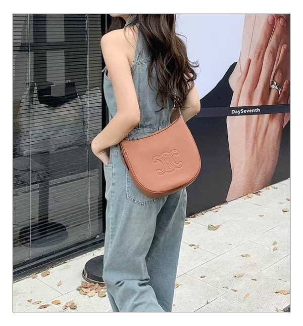 볼때마다 미소가 지어지는 셀린느 엘로이즈백 스몰 Mini Bag 강추합니다.