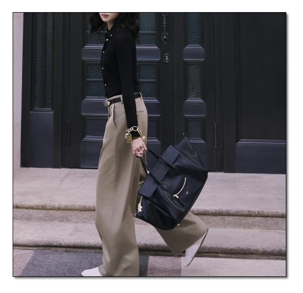 또다른 멋이 온다!!! 스마일링 셀린느 러기지백 new 감각적이면서도 새롭다!