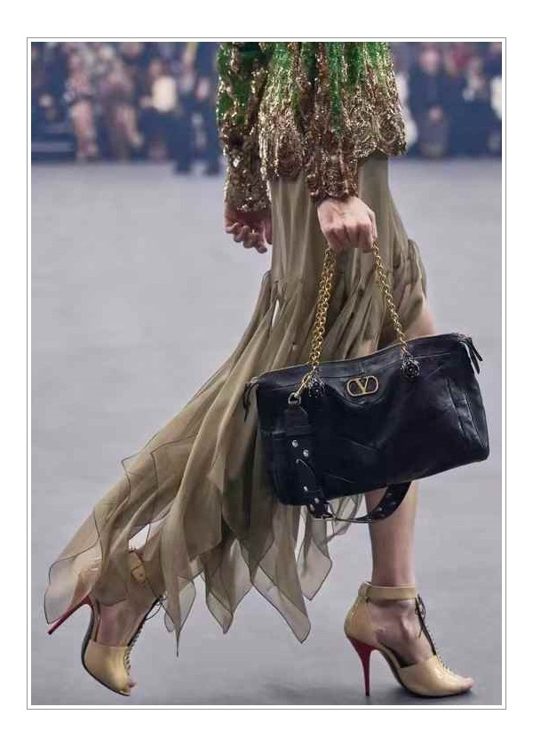 시간의 흐름에도 변치 않을 발렌티노 판테아 가라바니 믿고 쓰는 