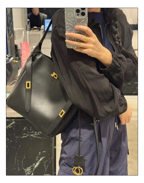 보부상들의 It Bag!!! 발렌시아가 벨 에어 호보백 스몰, 라지