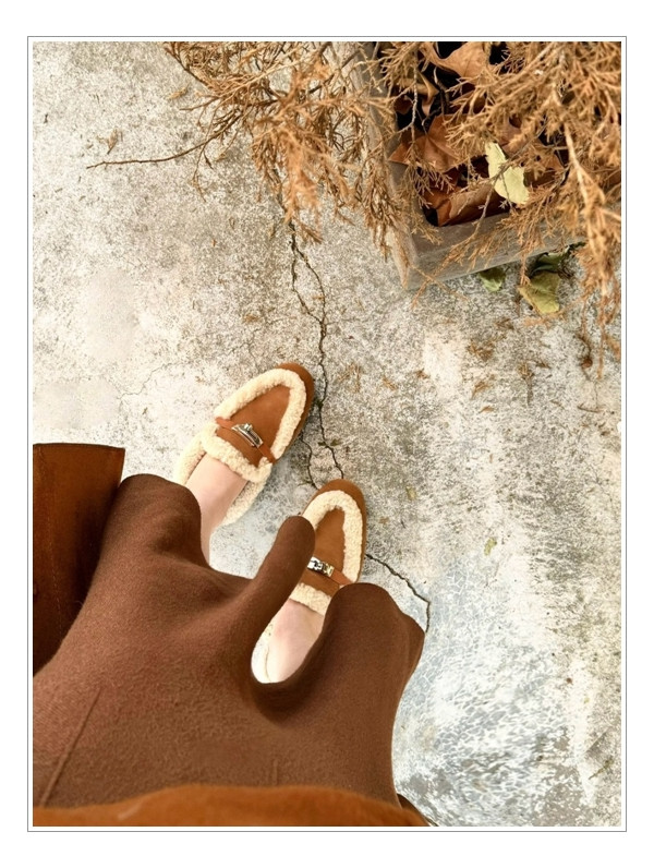 발끝까지 포근하게~ 에르메스 시어링 오즈뮬 맨발로 신고 싶은 완벽한 슈즈