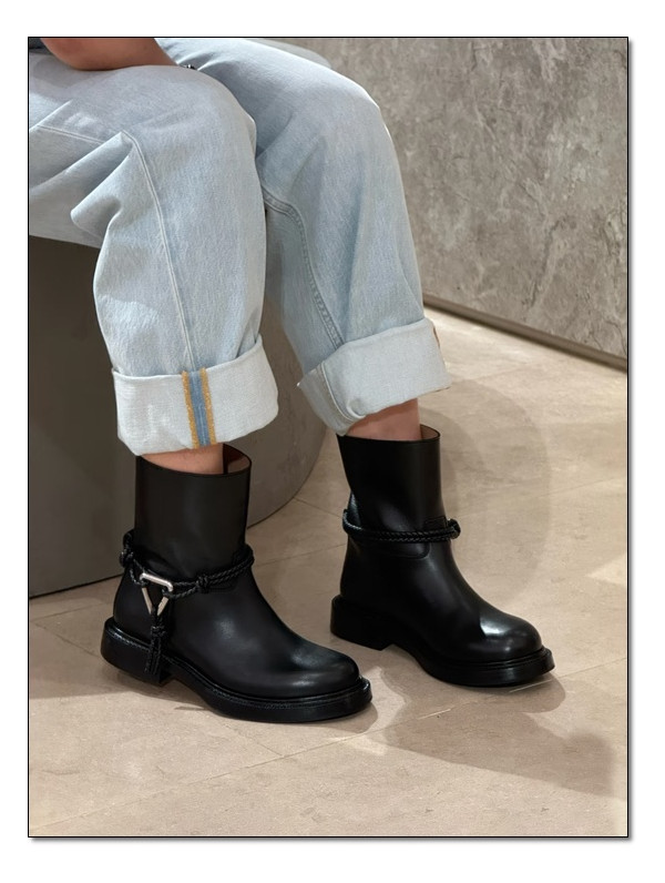 제임스 보테가베네타 부츠 코액셜 디테일이 살아있는 Bottega 앵클