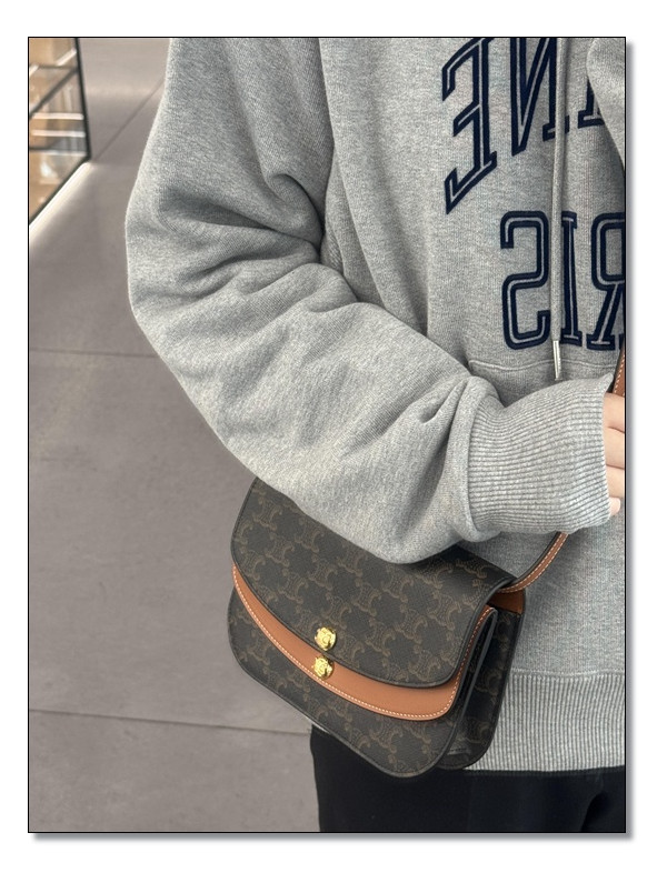 울림이 느껴지는 셀린느 듀오 스트랩 다방면의 만능을 경험하고 싶다면 바로 이것!!