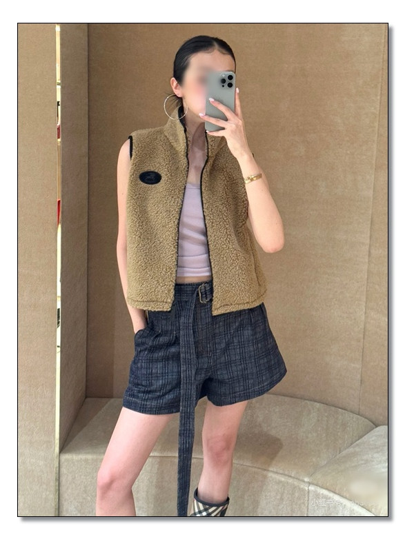 슬림핏 크롭 플리스 질레 버버리 조끼 때론 상큼하게 때론 빈티지함을 추구!