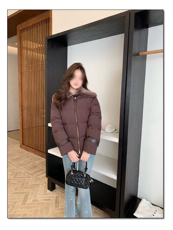 애비에이터 다운 재킷 펜디 패딩 톤온톤의 견고함이 느껴지는 마무리를 느낄수 있는 ITEM