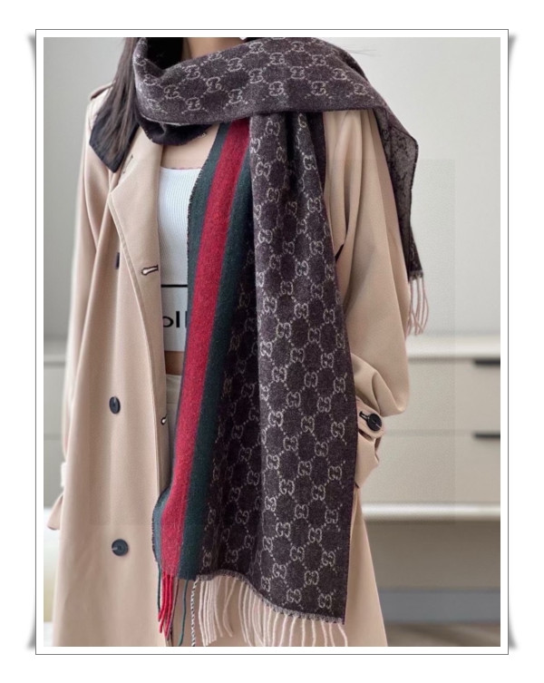 소장하고 있는 인생템 구경~ 구찌 머플러 생존템이 아닌 필수템, 2가지 모음 zip