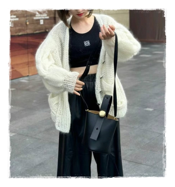 요즘 눈에 들어오는 로에베 페블 버킷백 미니 / 직접 써보고 놀란 3가지 point