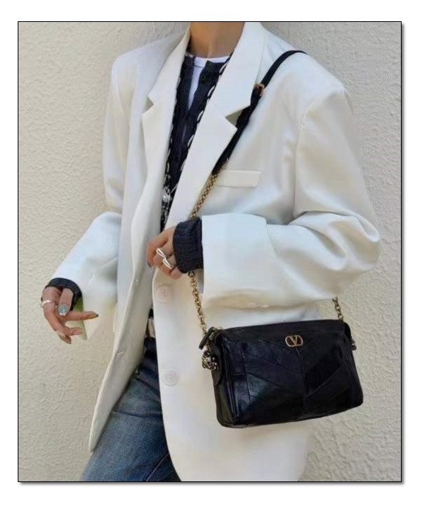 Logo가 매력적인 Bag 발렌티노 가라바니 판테아 Chain Bag으로 우아하게~