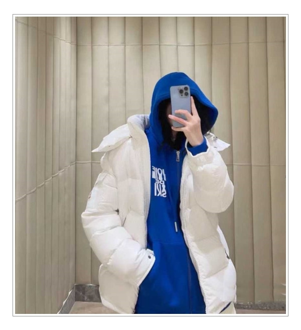 자유로움으로 추위와 맞서는 몽클레어 마레 어떤 color가 가장 핫한지 검색