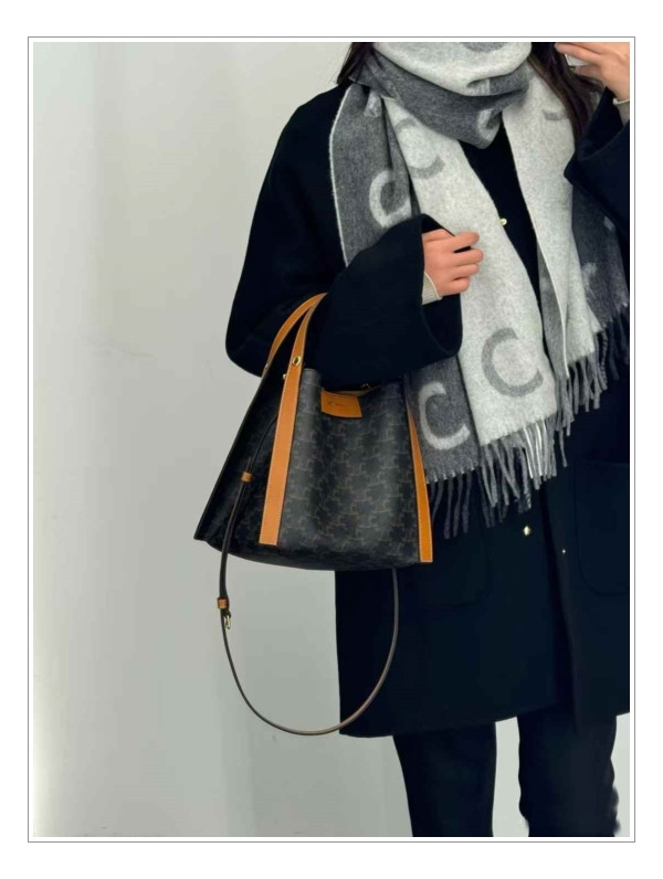 실물이 더 예쁘다고 난리난 셀린느 큐보백 활용방법과 장점에 대한 리뷰시간