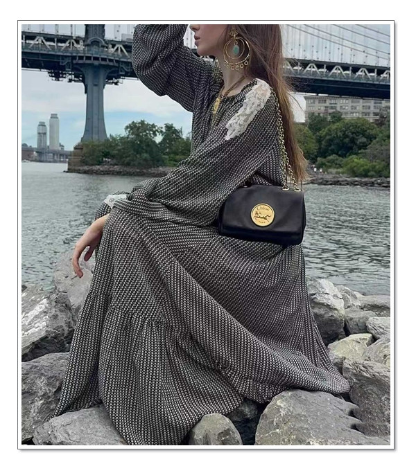 메종의 코드에서 영감을 받은 끌로에 헤리티지 숄더백 / 보헤미안 시크 무드에 반하다