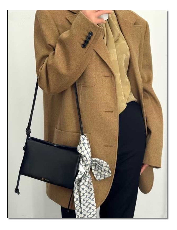 피비 파일로의 유산, 셀린느 트리오 플랩 미니멀리즘과 스테디셀러의 이미지