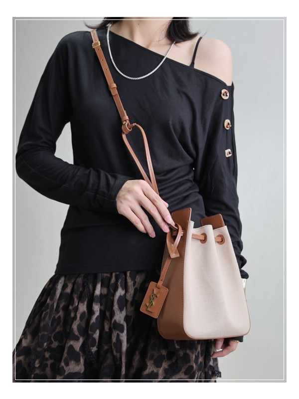 계절이 바뀔때는 고민하지 말고 생로랑 버킷백, 트렌드 color로 힘주기~