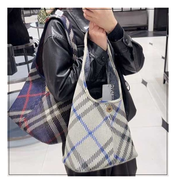 기저귀 bag부터 여행까지~안되는게 없는 버버리 니트백, 꼼꼼하게 뜯어보는 리뷰