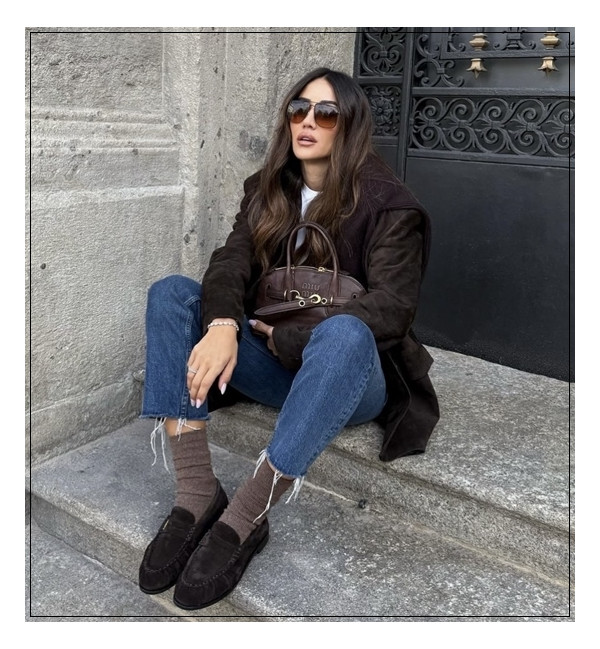 단조로운 일상에 던지는 비대칭의 묘미 = 생로랑 로퍼 최애 등극으로 찜~