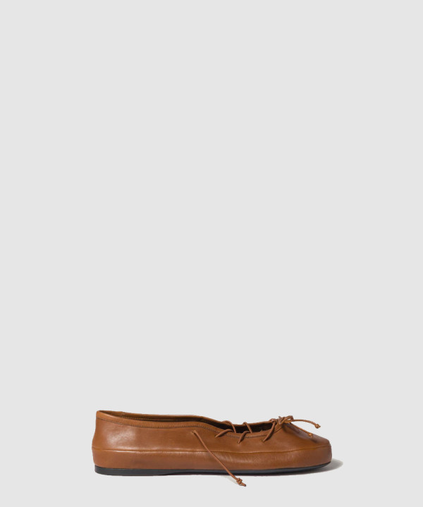 [MIUMIU-미우미우] 나파 가죽 발레리나 5F636E